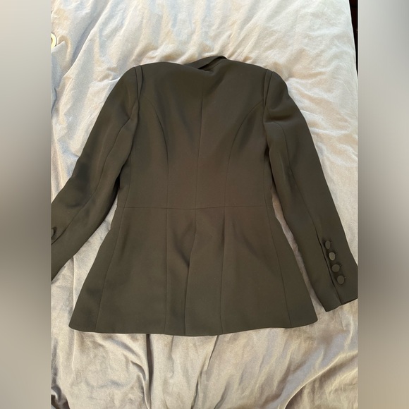 🟢LE CHATEAU sized small peplum black blazer. 🟢 - Picture 5 of 14